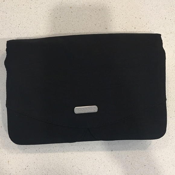 Baggallini black shoulder purse - EUC - Picture 10 of 12